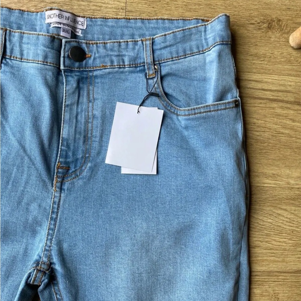 Another Influence Light Blue Jeans Size W36 R L32" Ripped Knees - Picture 3 of 7